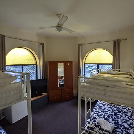 באלינה Australian Hotel מראה חיצוני תמונה