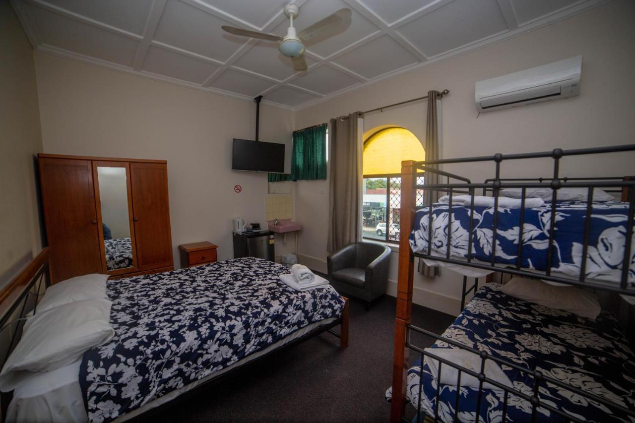 באלינה Australian Hotel מראה חיצוני תמונה