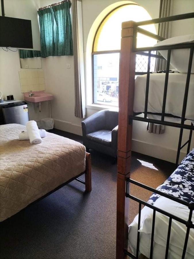 באלינה Australian Hotel מראה חיצוני תמונה