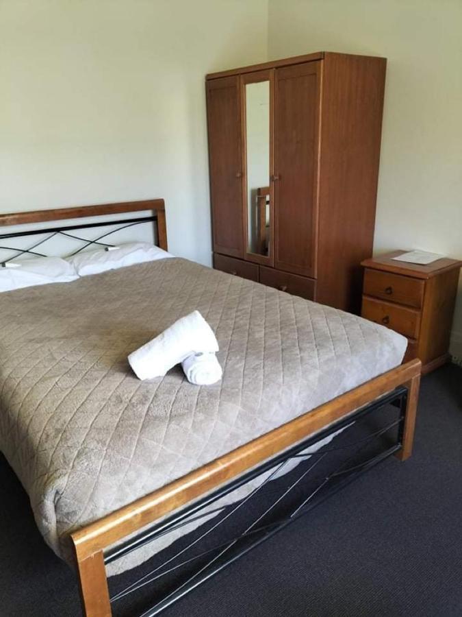 באלינה Australian Hotel מראה חיצוני תמונה