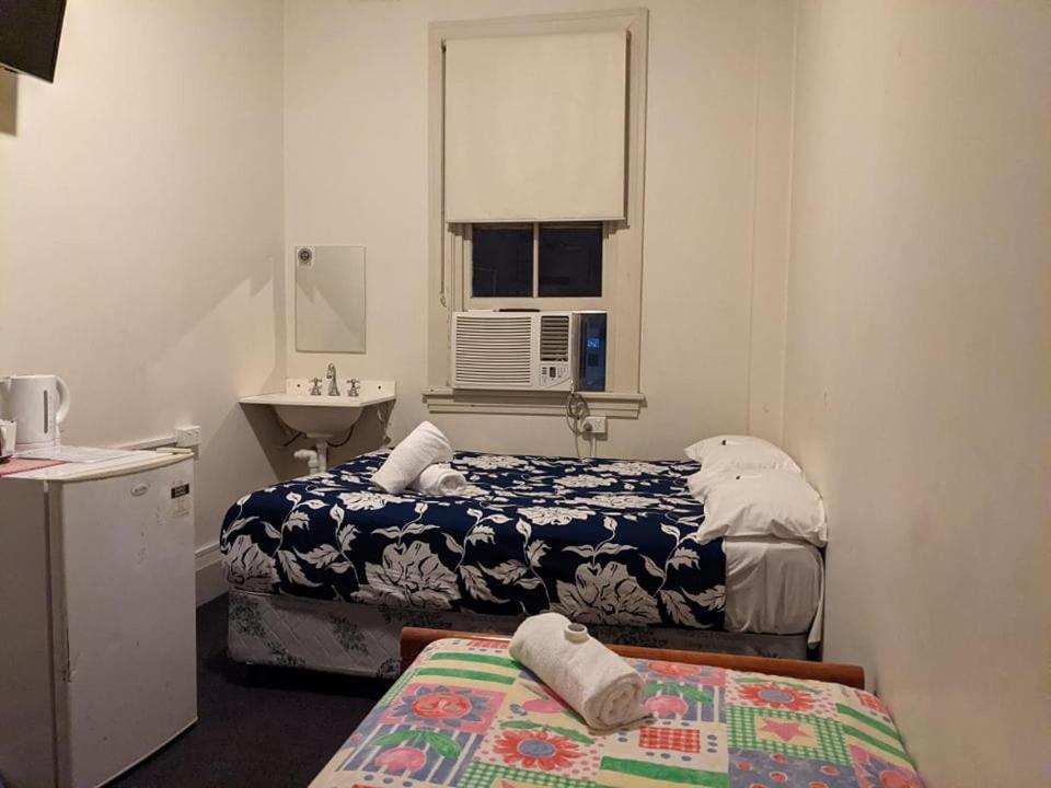 באלינה Australian Hotel מראה חיצוני תמונה