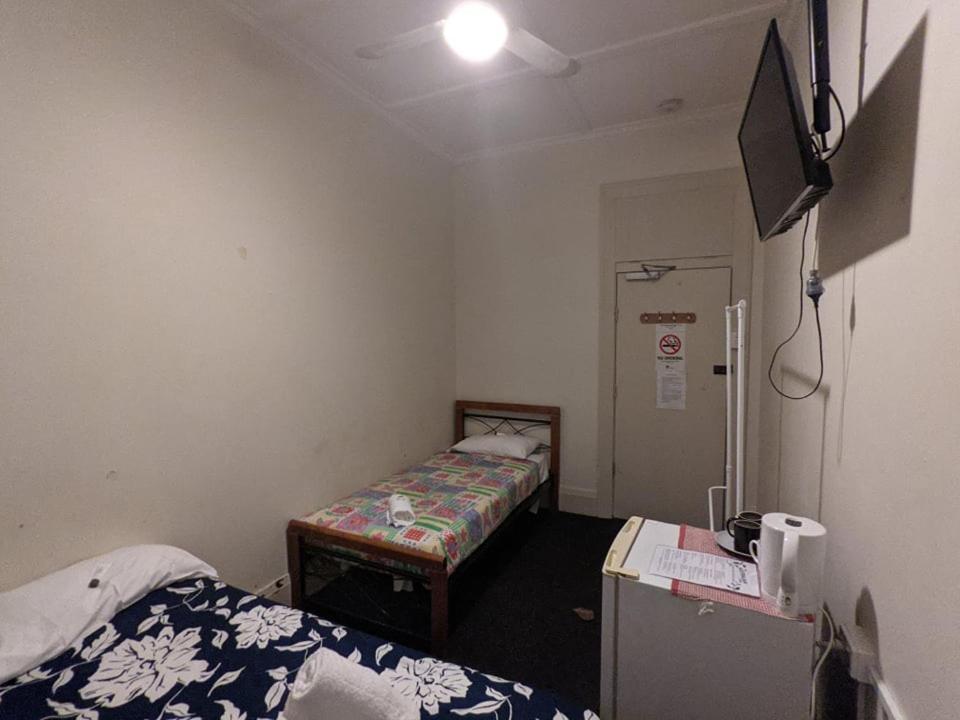 באלינה Australian Hotel מראה חיצוני תמונה