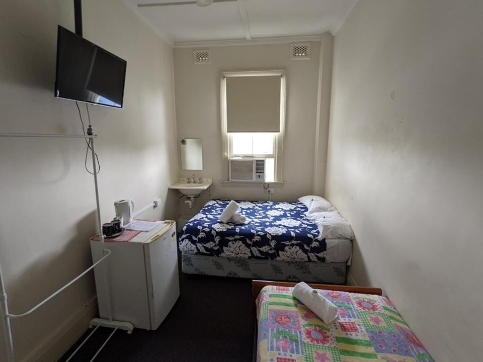 באלינה Australian Hotel מראה חיצוני תמונה