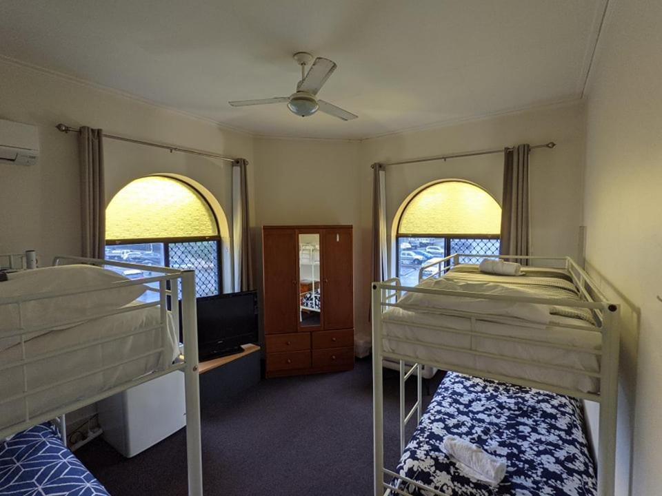 באלינה Australian Hotel מראה חיצוני תמונה